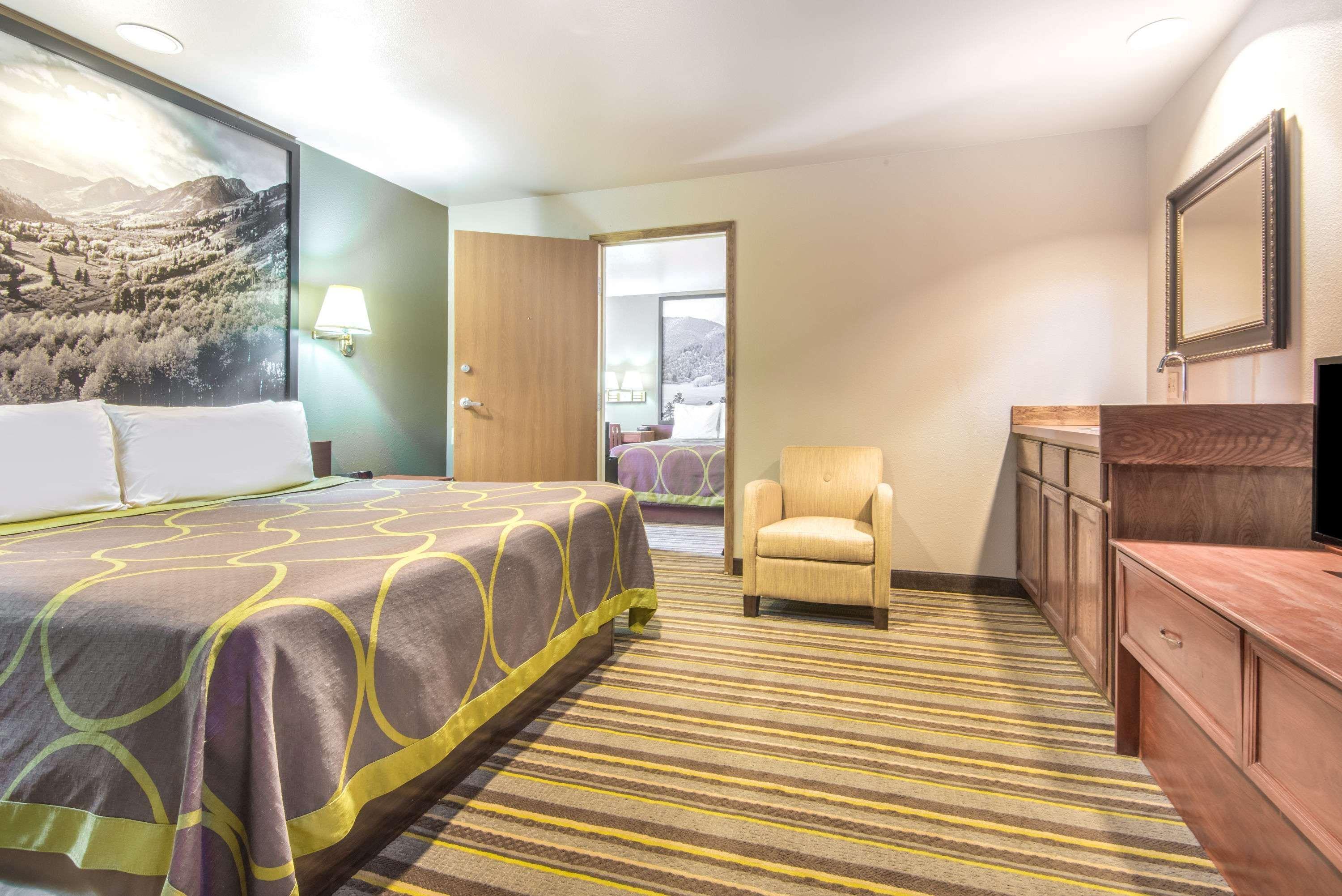 Super 8 By Wyndham Buena Vista Hotel Екстериор снимка