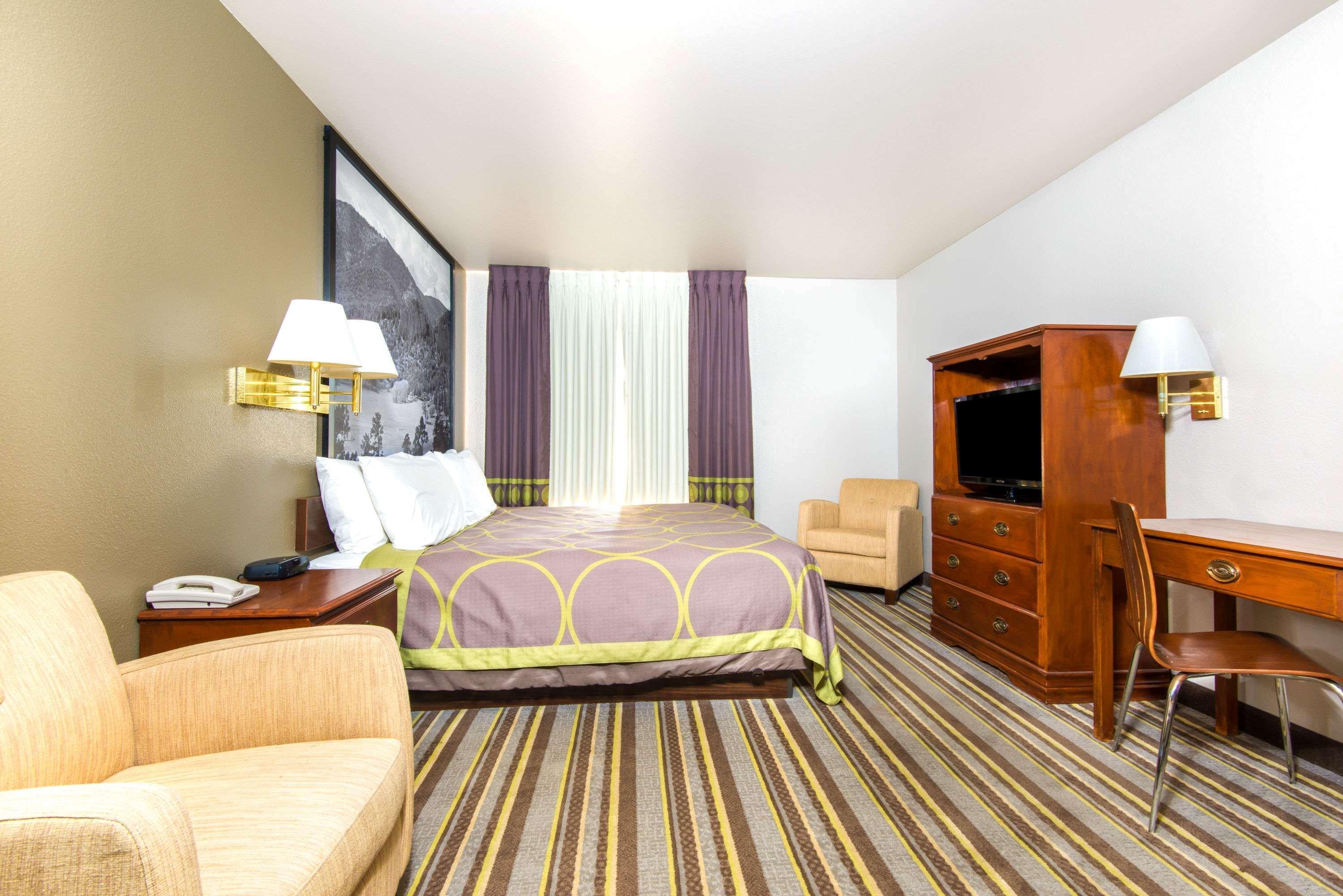 Super 8 By Wyndham Buena Vista Hotel Екстериор снимка
