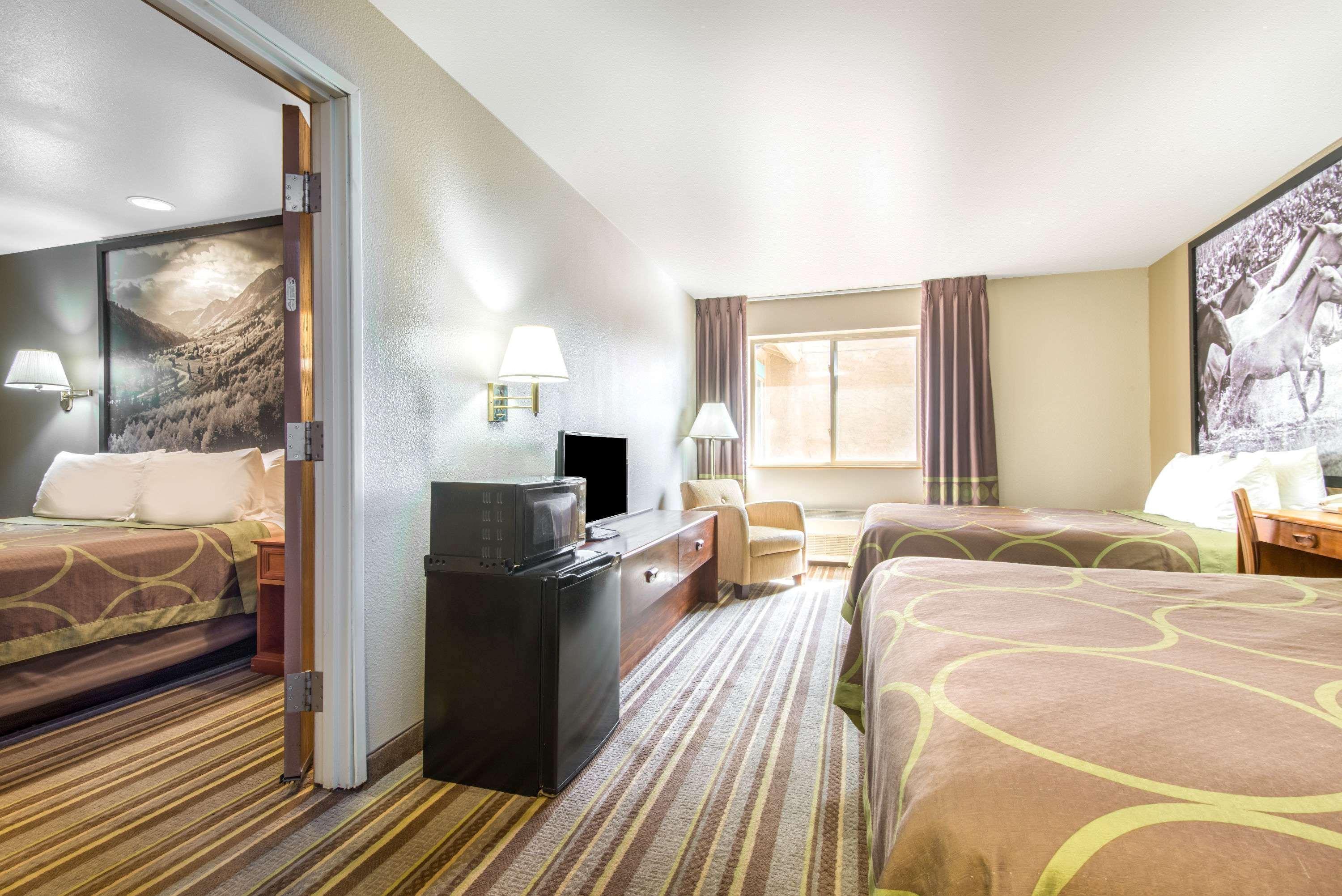 Super 8 By Wyndham Buena Vista Hotel Екстериор снимка