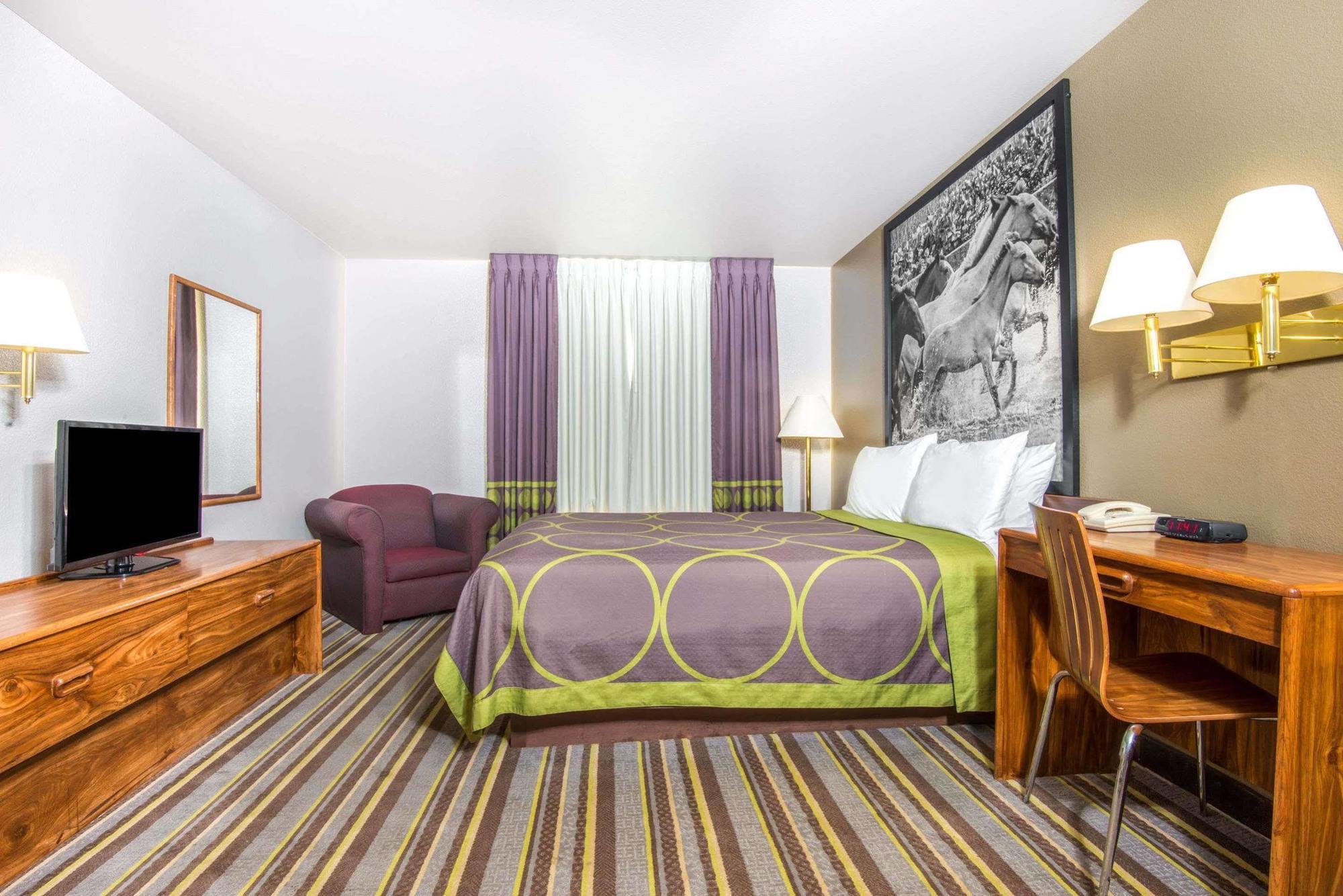 Super 8 By Wyndham Buena Vista Hotel Екстериор снимка